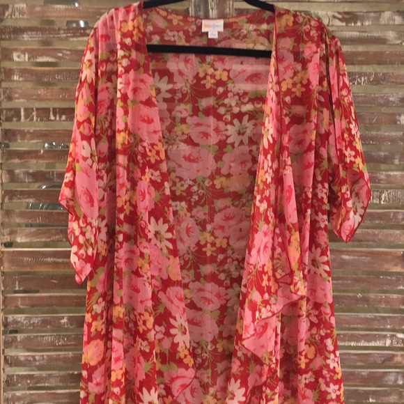 New Lularoe Monroe large roses with cream fringe
